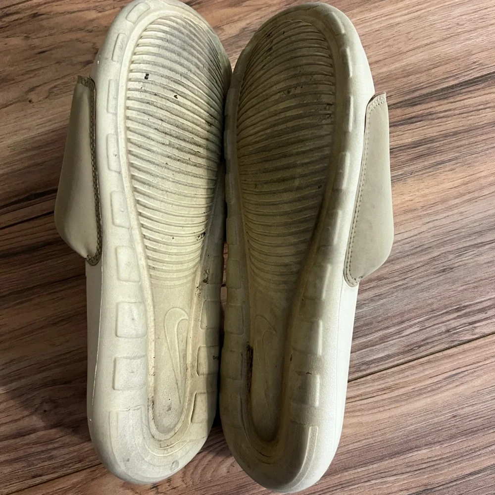 🔥Men’s Nike Slides Size  12 Tan/White Victory One